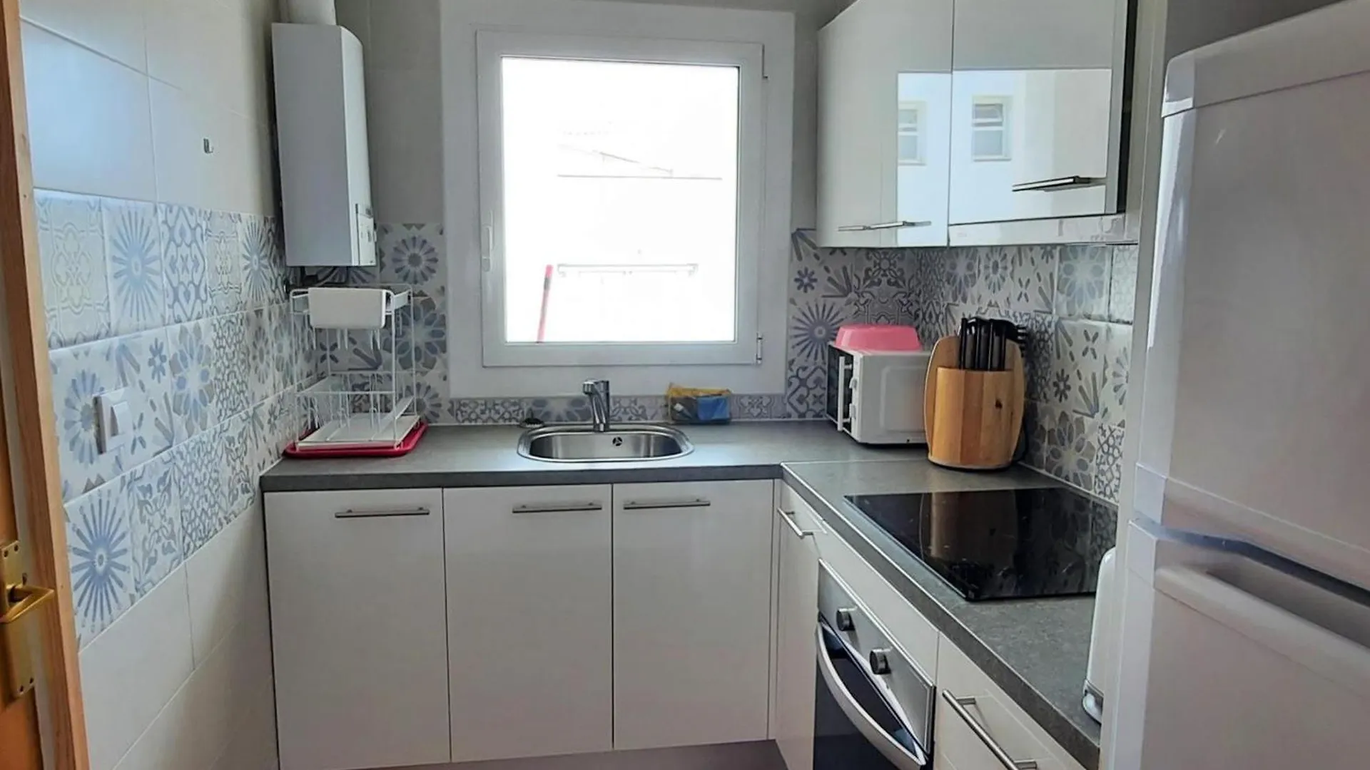 Apartamento Excelente En Primera Linea De Mar En Sant Carles, Llanca - Es-170-73 Španělsko