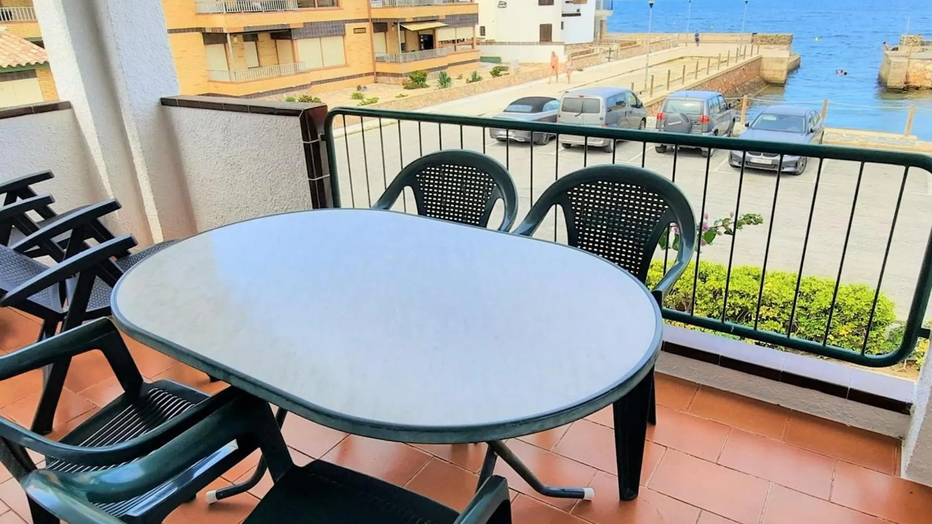 Apartamento Excelente En Primera Linea De Mar En Sant Carles, Llanca - Es-170-73