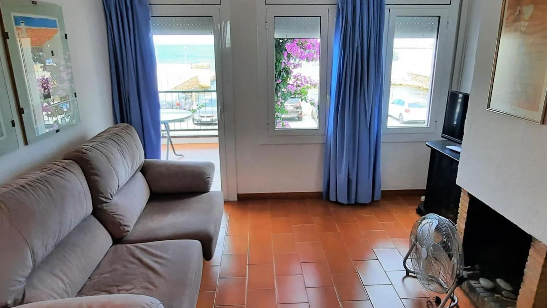 Apartamento Excelente En Primera Linea De Mar En Sant Carles, Llanca - Es-170-73 Διαμέρισμα